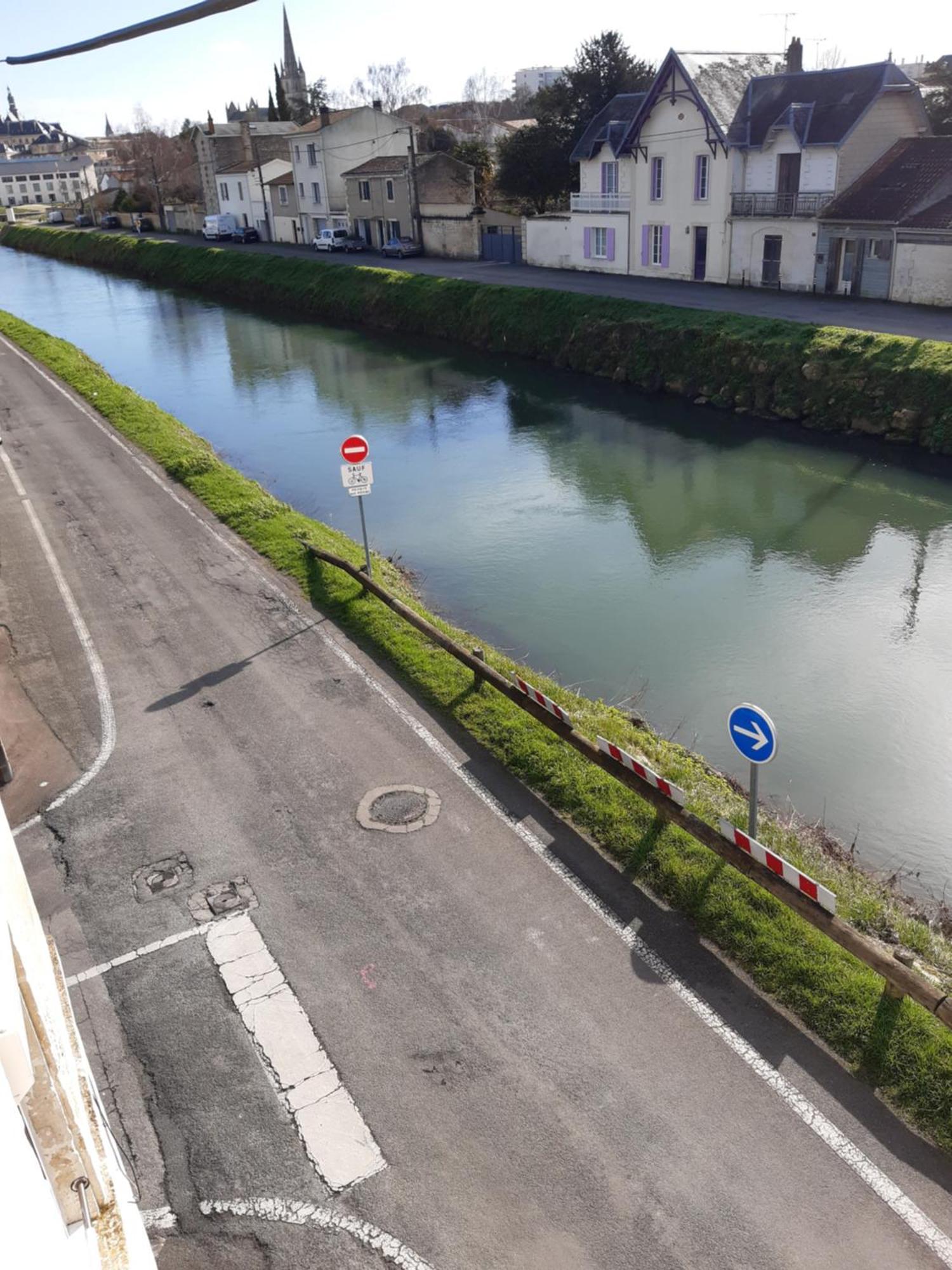 Апартаменты Niort Au Bord De L'Eau 3 Экстерьер фото